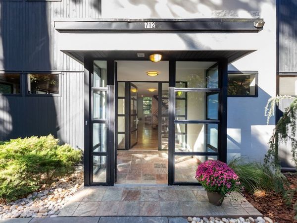 712 LADD Road, Bronx, NY 10471