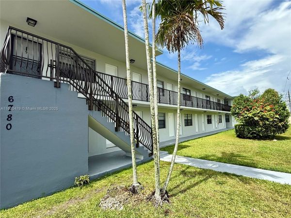 6780 SW 44th St, Unit 8, Miami, FL 33155
