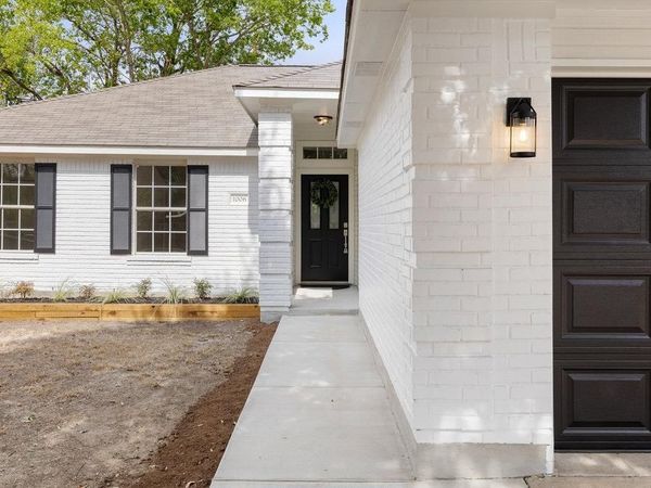 1006 Cottonbowl DR, Taylor, TX 76574