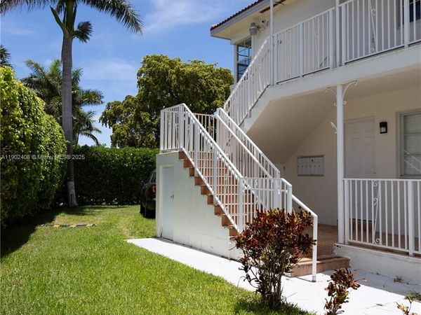 2200 Calais Dr, Unit 2, Miami Beach, FL 33141