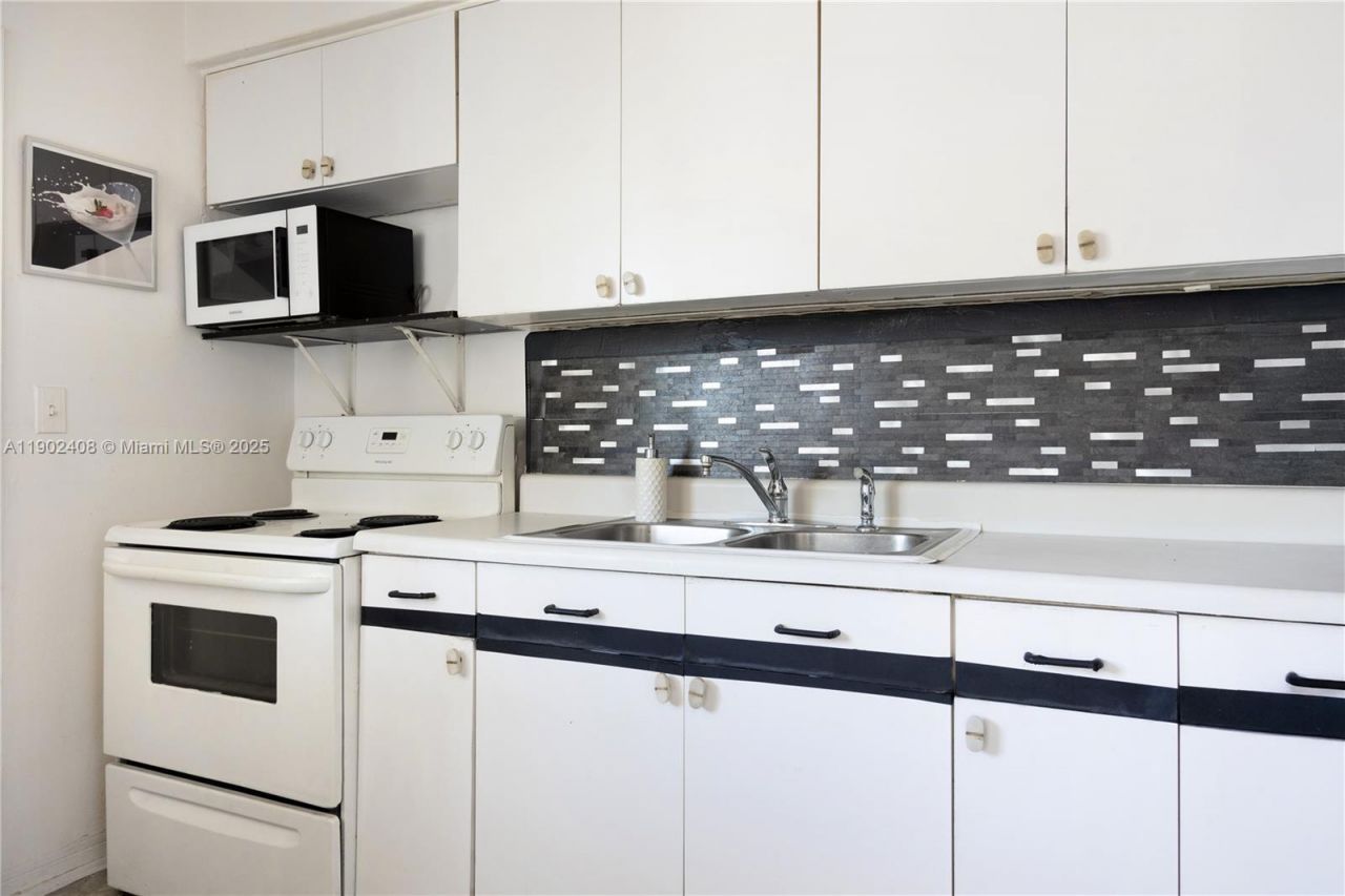 2200 Calais Dr, Unit 2, Miami Beach, FL 33141 Photo