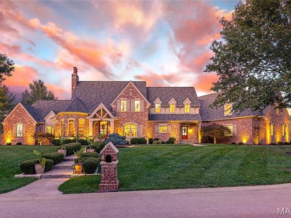 42 Windcastle Place, St Charles, MO 63304