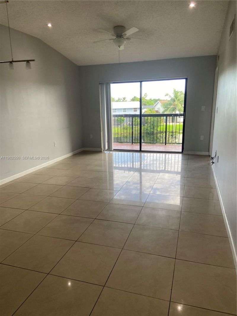 9849 Nob Hill Ln, Unit 9849, Sunrise, FL 33351 Photo