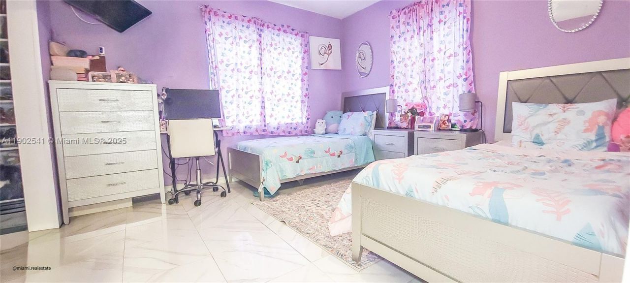 232 NE 160th St, Miami, FL 33162 Photo