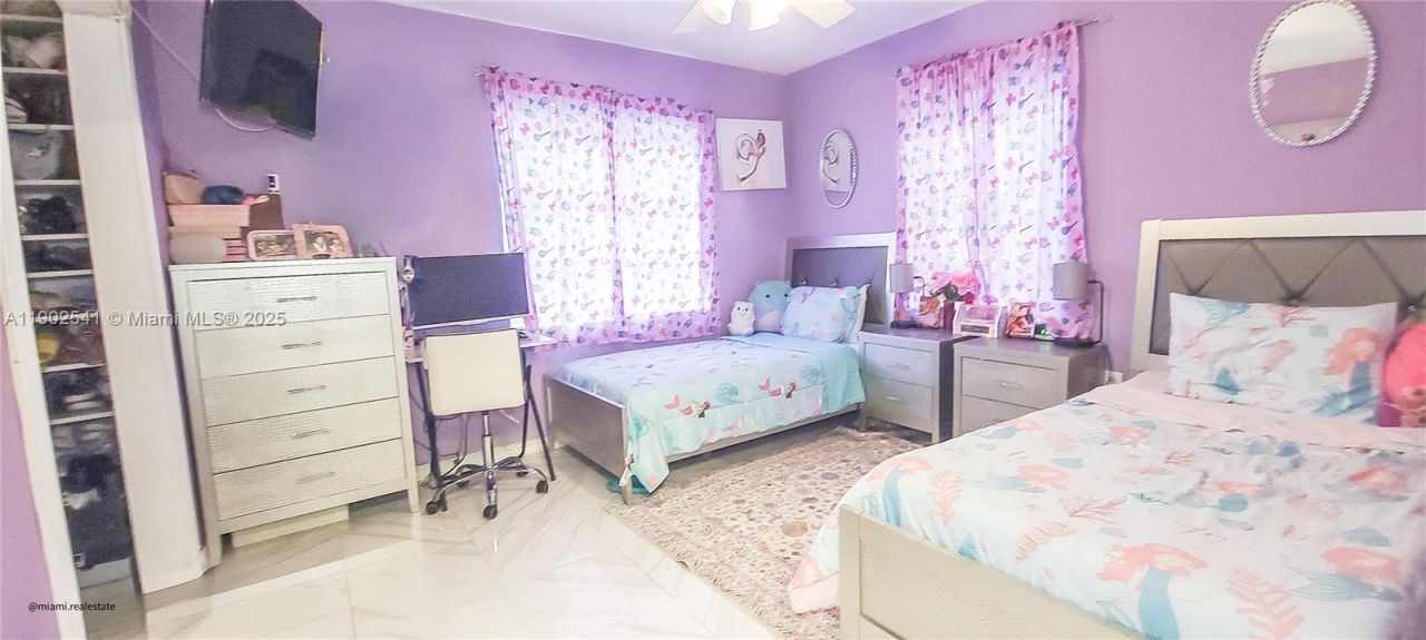 232 NE 160th St, Miami, FL 33162 Photo