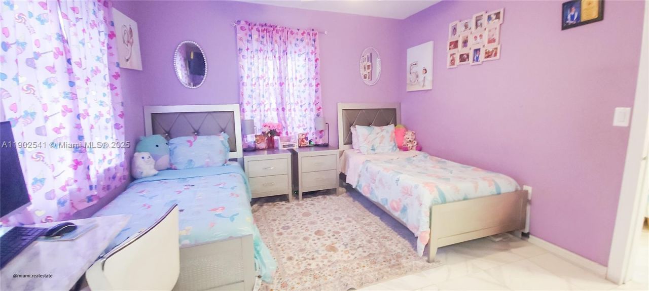 232 NE 160th St, Miami, FL 33162 Photo