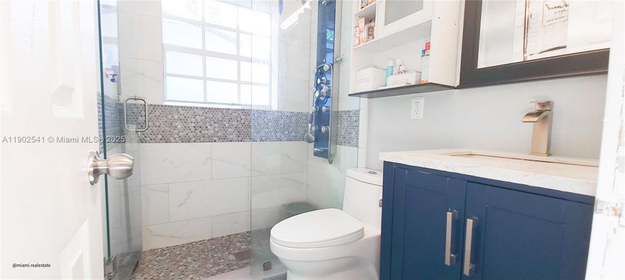 232 NE 160th St, Miami, FL 33162 Photo