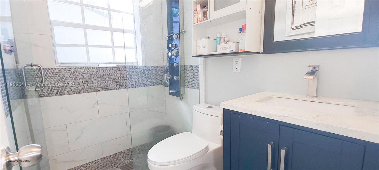 232 NE 160th St, Miami, FL 33162 Photo