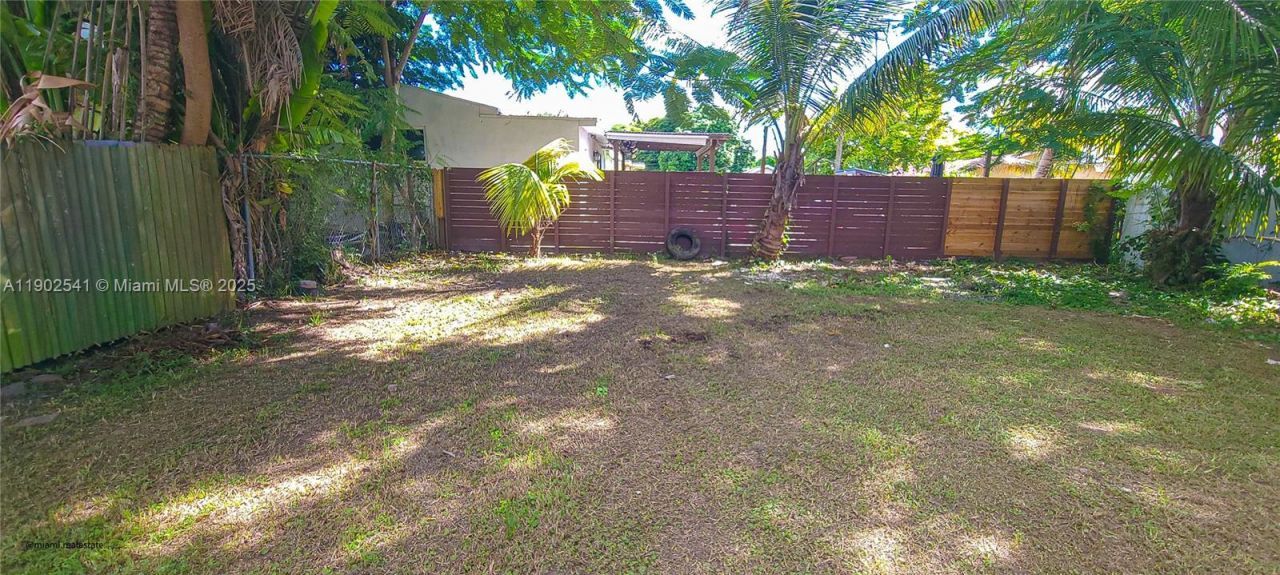 232 NE 160th St, Miami, FL 33162 Photo
