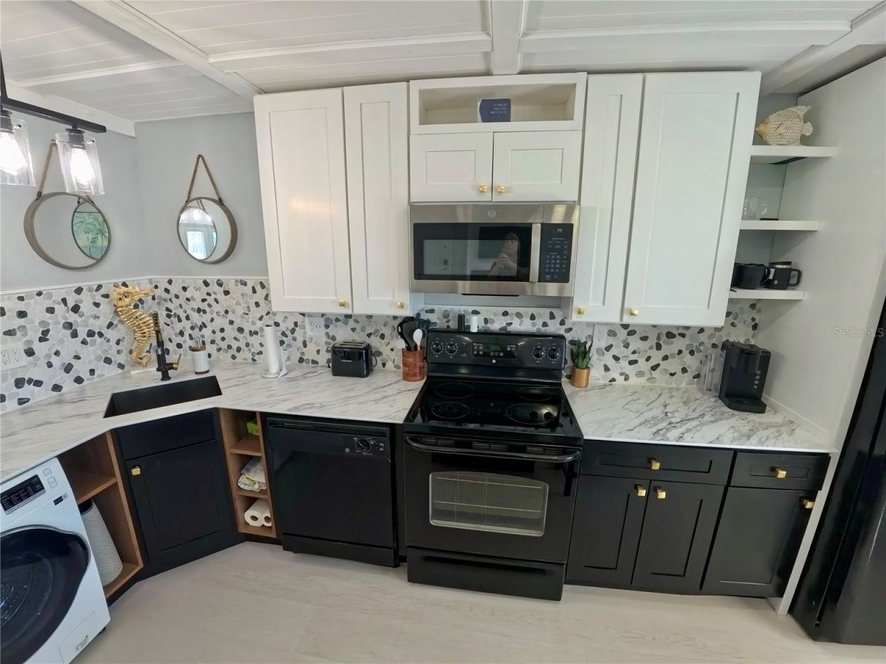 5075 Starfish Drive Se, Unit C, Saint Petersburg, FL 33705 Photo