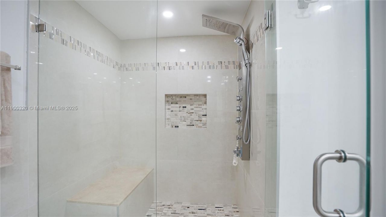 2017 S Ocean Dr, Unit 1510, Hallandale Beach, FL 33009 Photo