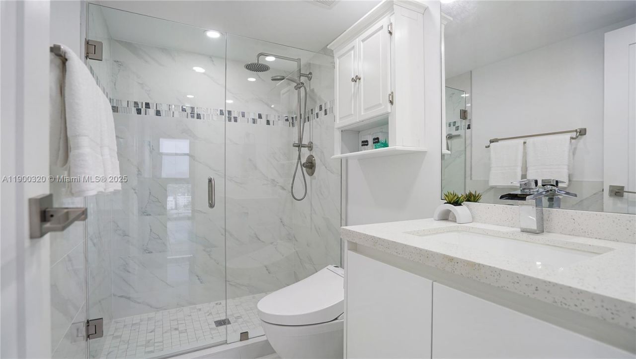 2017 S Ocean Dr, Unit 1510, Hallandale Beach, FL 33009 Photo