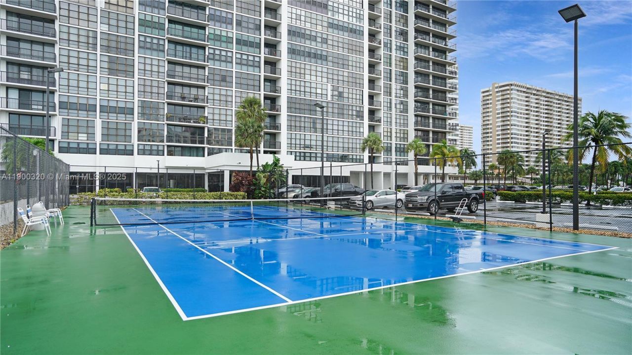 2017 S Ocean Dr, Unit 1510, Hallandale Beach, FL 33009 Photo