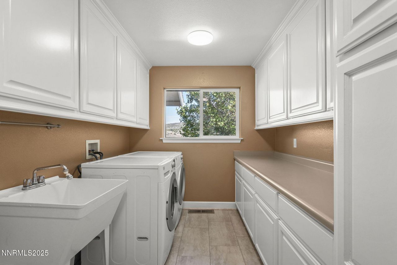 1100 Out-r-way, Gardnerville, NV 89410 Photo