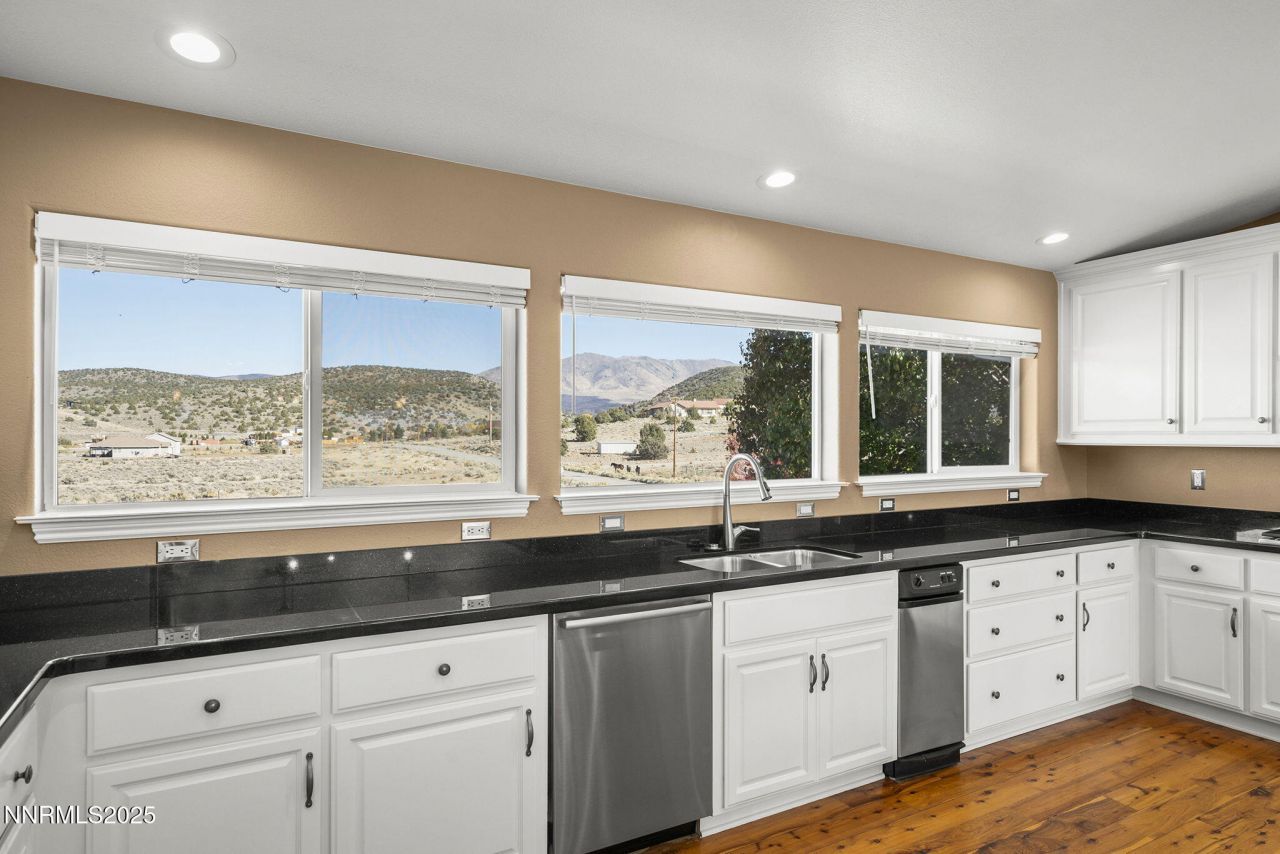 1100 Out-r-way, Gardnerville, NV 89410 Photo