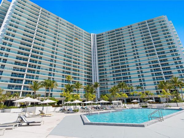 100 Bayview Dr, Unit 1901, Sunny Isles Beach, FL 33160