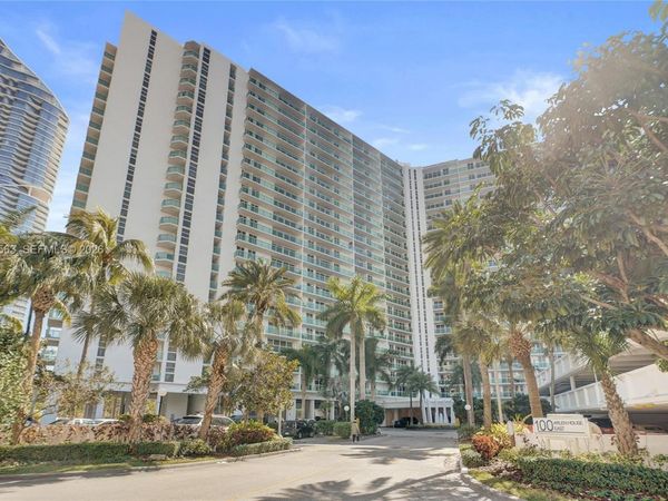 100 Bayview Dr, Unit 1901, Sunny Isles Beach, FL 33160