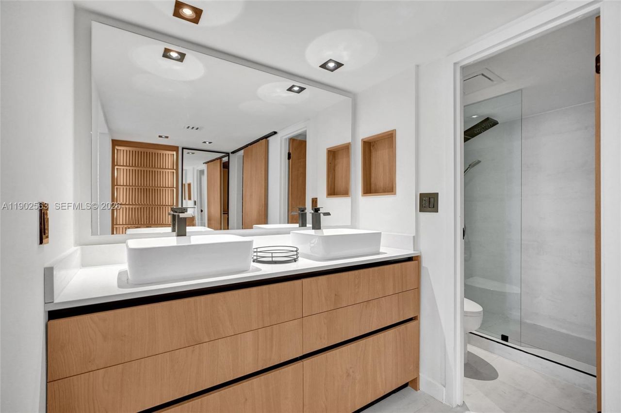 100 Bayview Dr, Unit 1901, Sunny Isles Beach, FL 33160 Photo