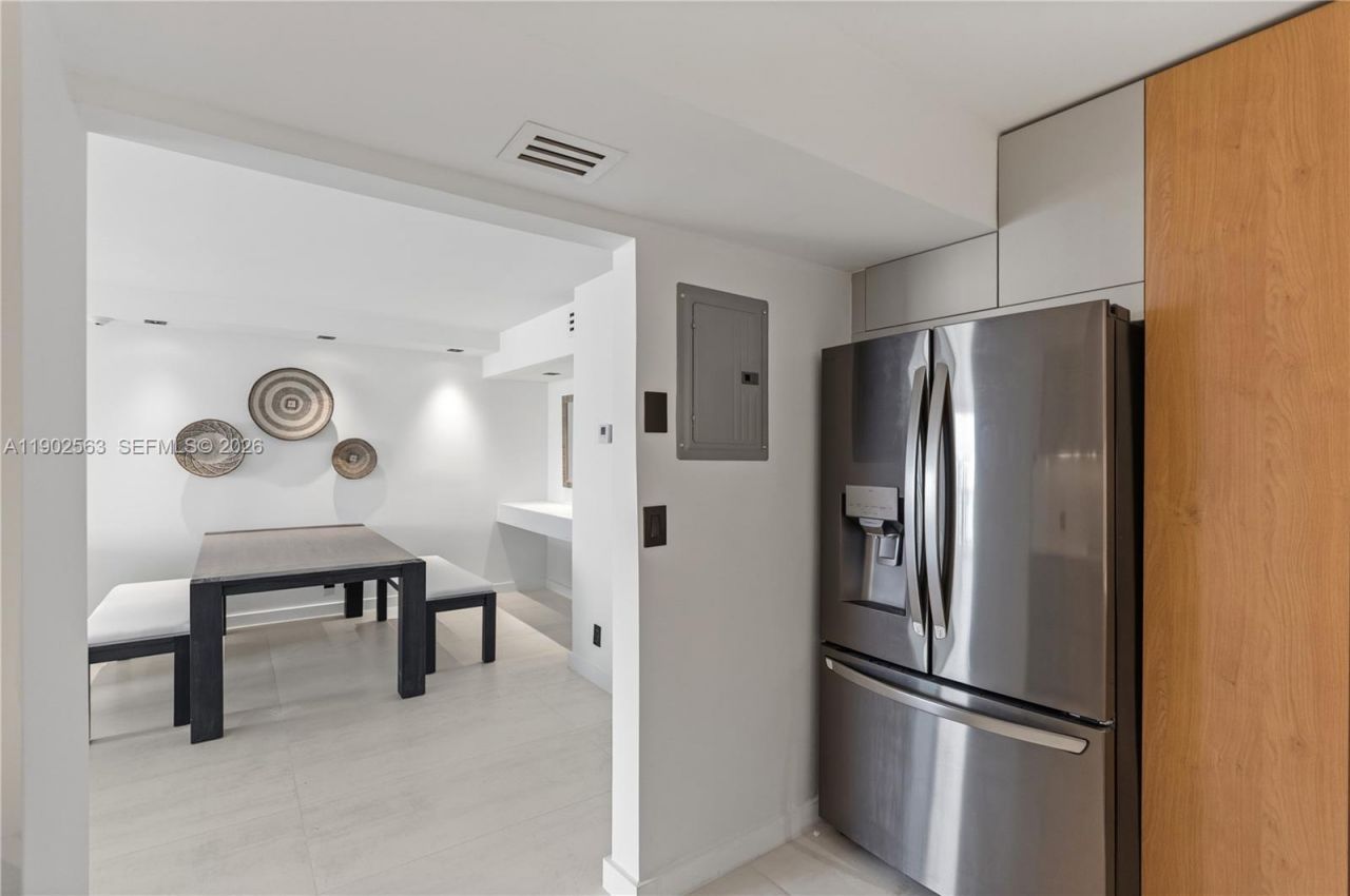 100 Bayview Dr, Unit 1901, Sunny Isles Beach, FL 33160 Photo