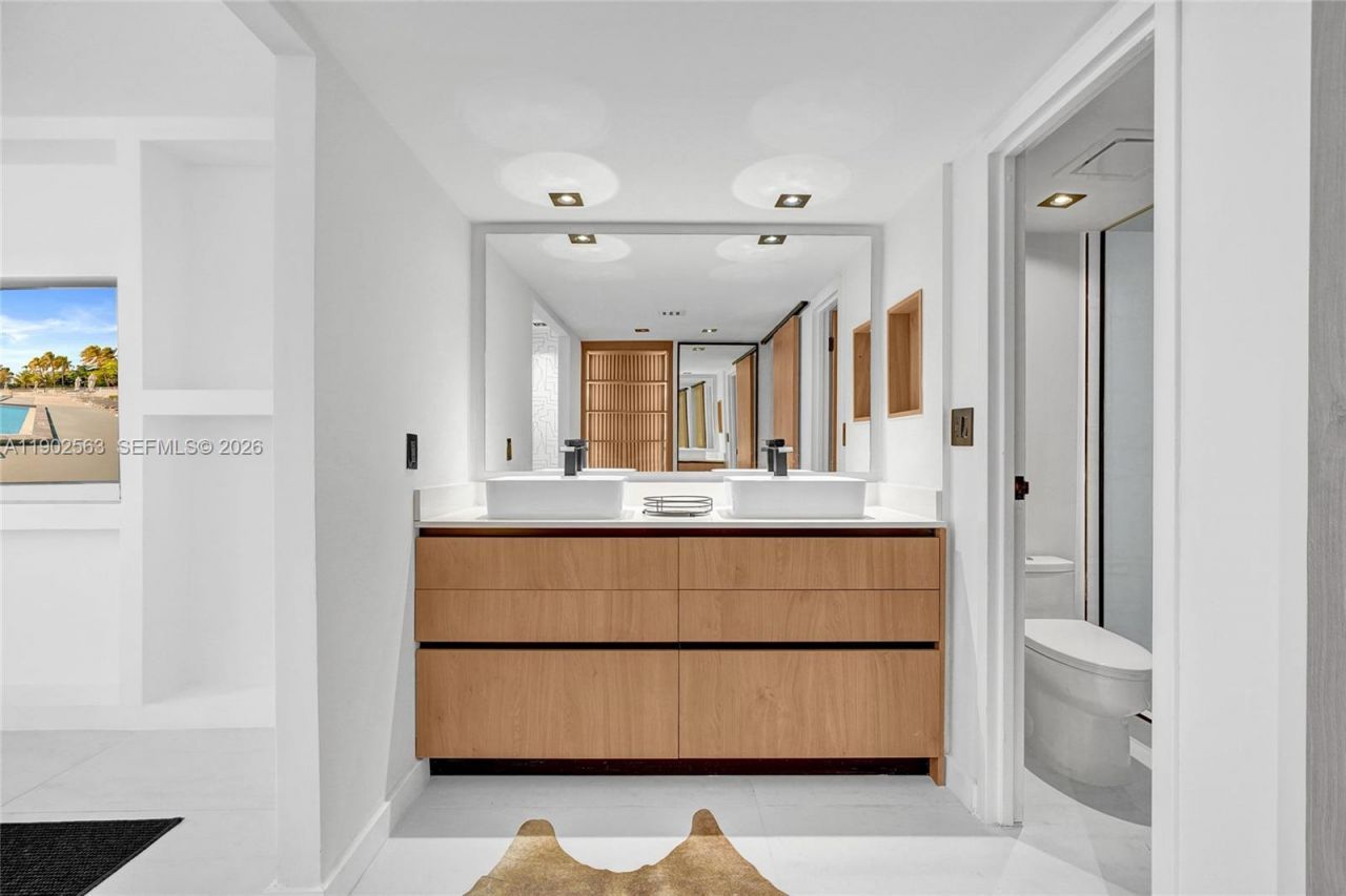 100 Bayview Dr, Unit 1901, Sunny Isles Beach, FL 33160 Photo