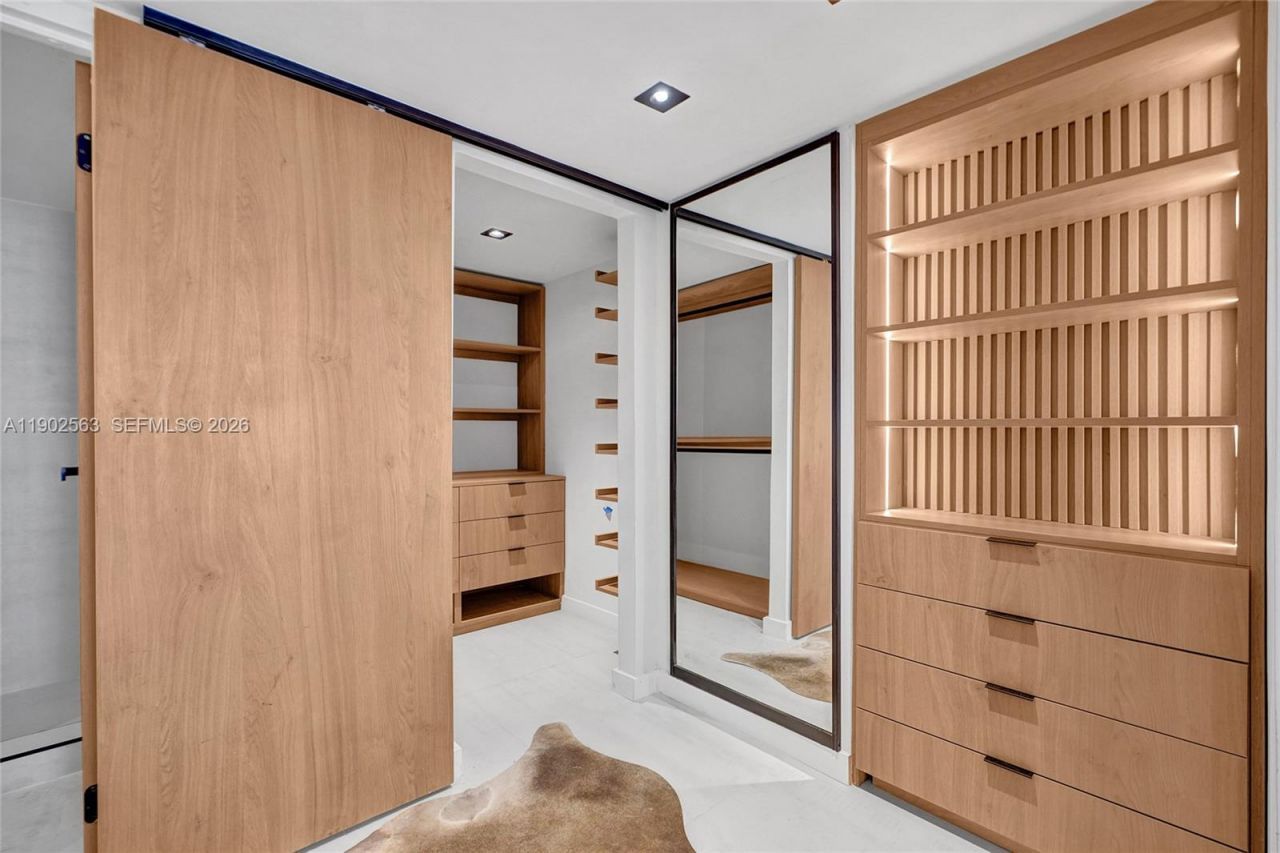 100 Bayview Dr, Unit 1901, Sunny Isles Beach, FL 33160 Photo