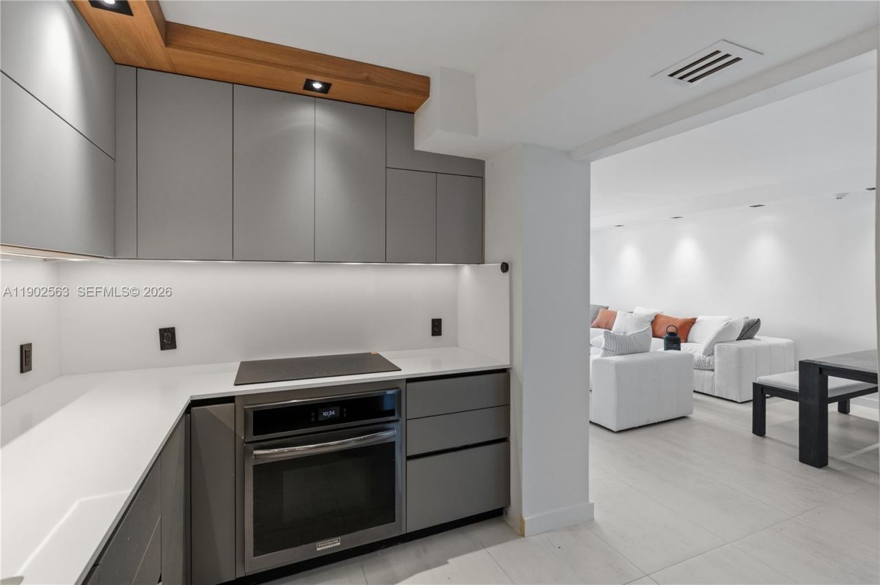 100 Bayview Dr, Unit 1901, Sunny Isles Beach, FL 33160 Photo