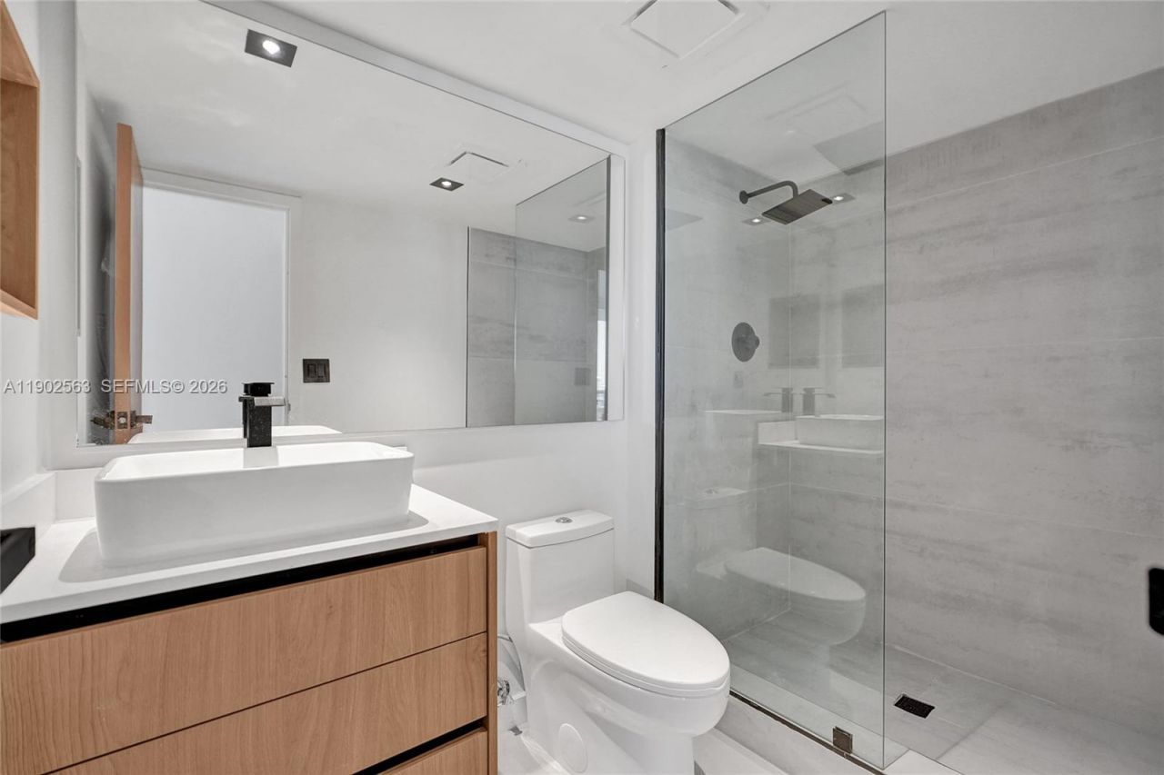 100 Bayview Dr, Unit 1901, Sunny Isles Beach, FL 33160 Photo