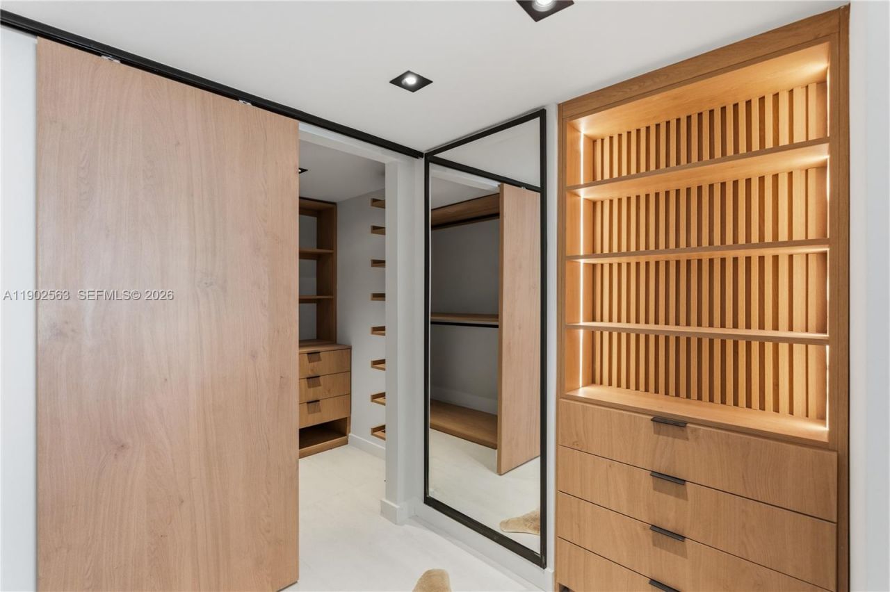 100 Bayview Dr, Unit 1901, Sunny Isles Beach, FL 33160 Photo