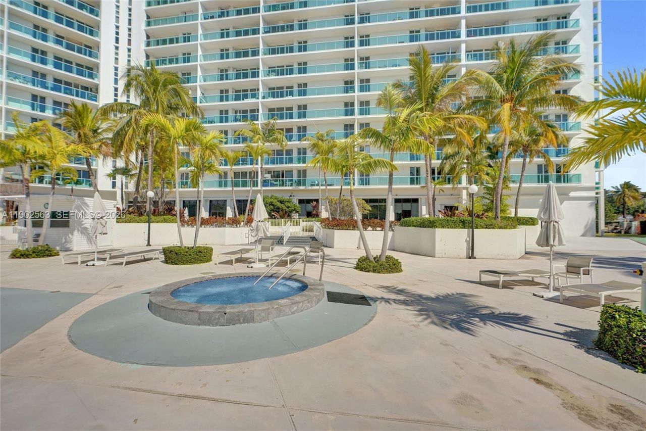 100 Bayview Dr, Unit 1901, Sunny Isles Beach, FL 33160 Photo