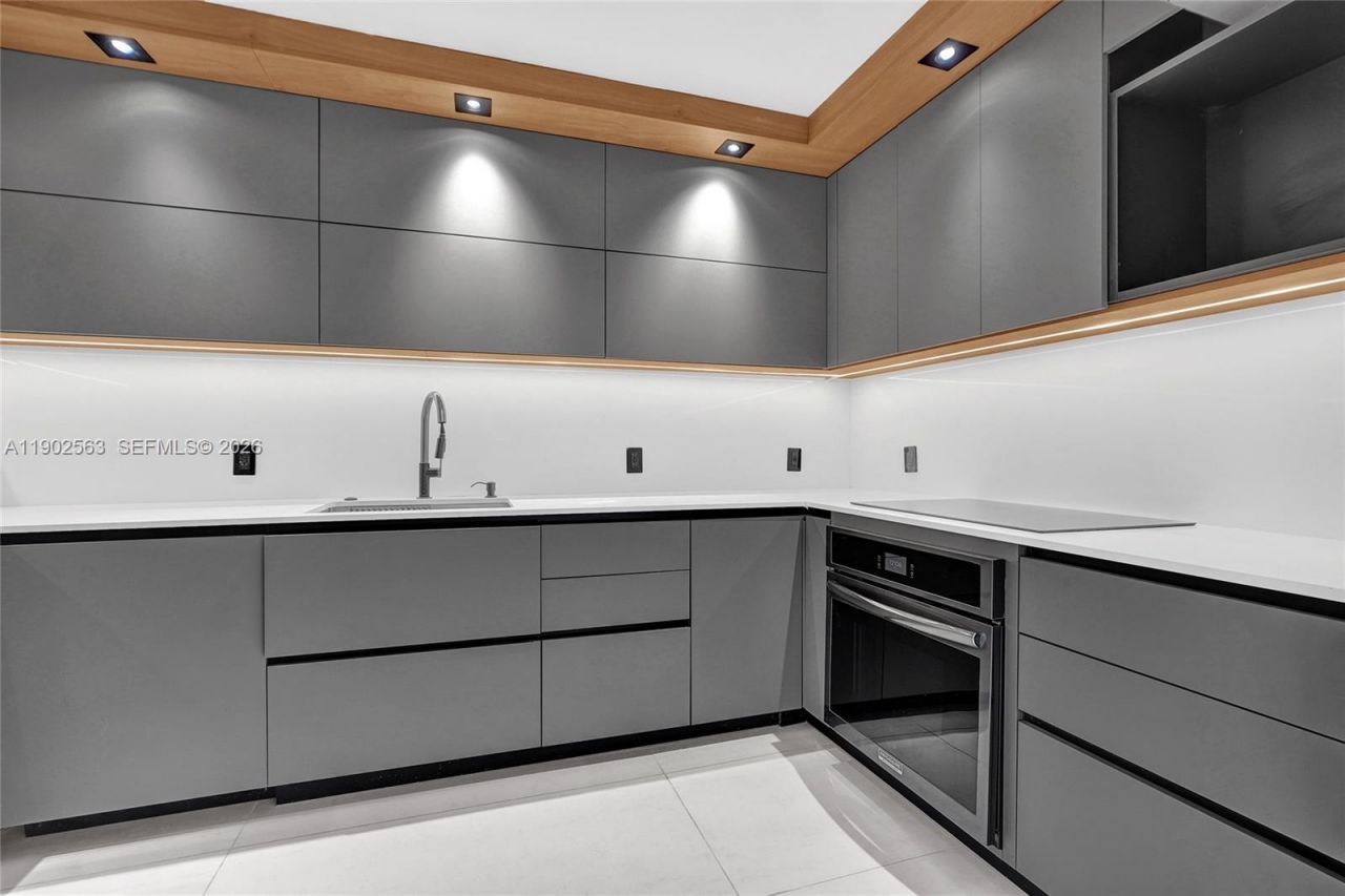 100 Bayview Dr, Unit 1901, Sunny Isles Beach, FL 33160 Photo