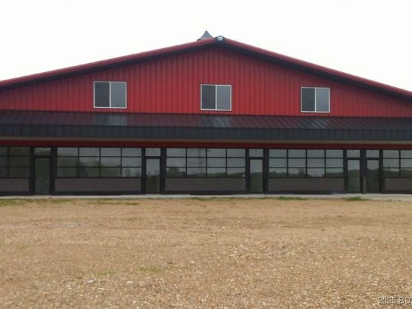 372 Highway D, Kaiser, MO 65047