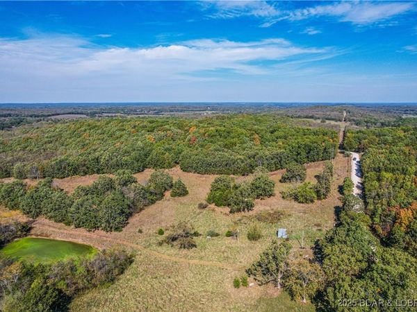 299 Rogers Avenue , Stoutland, MO 65567