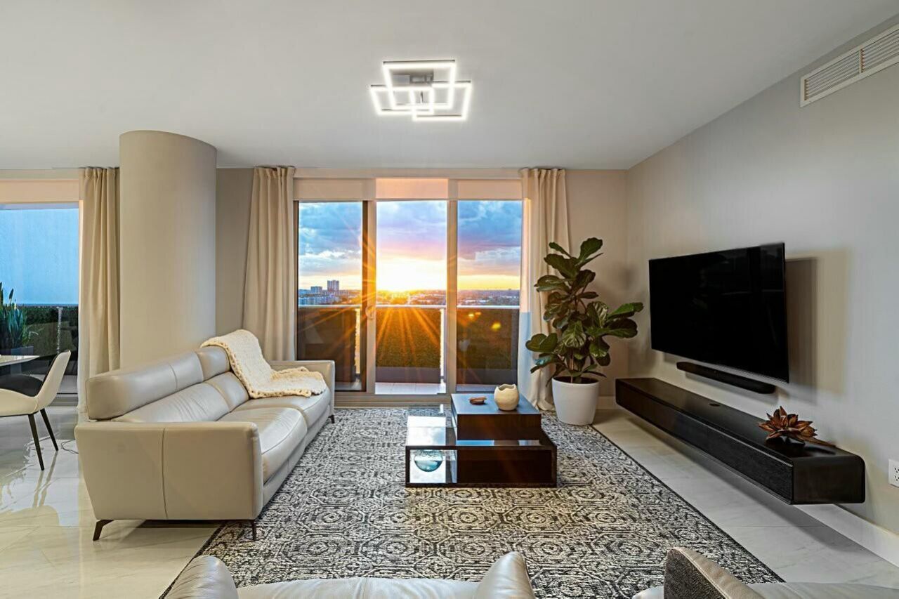 1180 N Federal Highway, Unit 1409, Fort Lauderdale, FL 33304 Photo