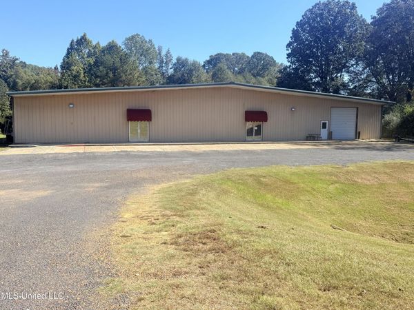 3440 Commerce Street, Grenada, MS 38901