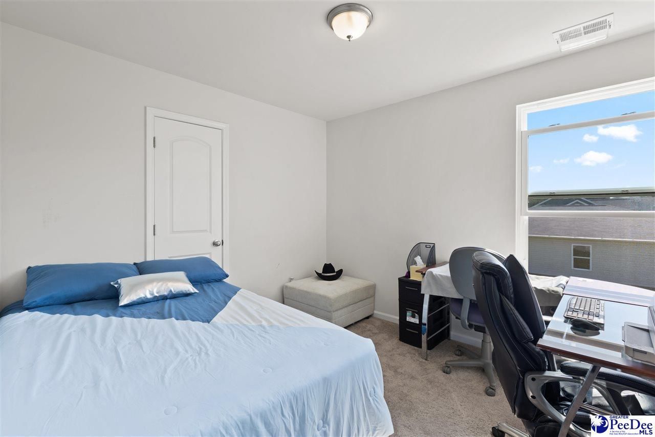 722 Twin Oaks Circle Photo 14