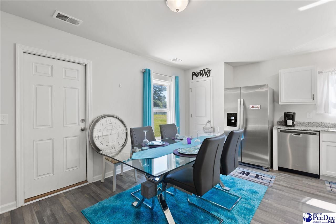 722 Twin Oaks Circle Photo 28