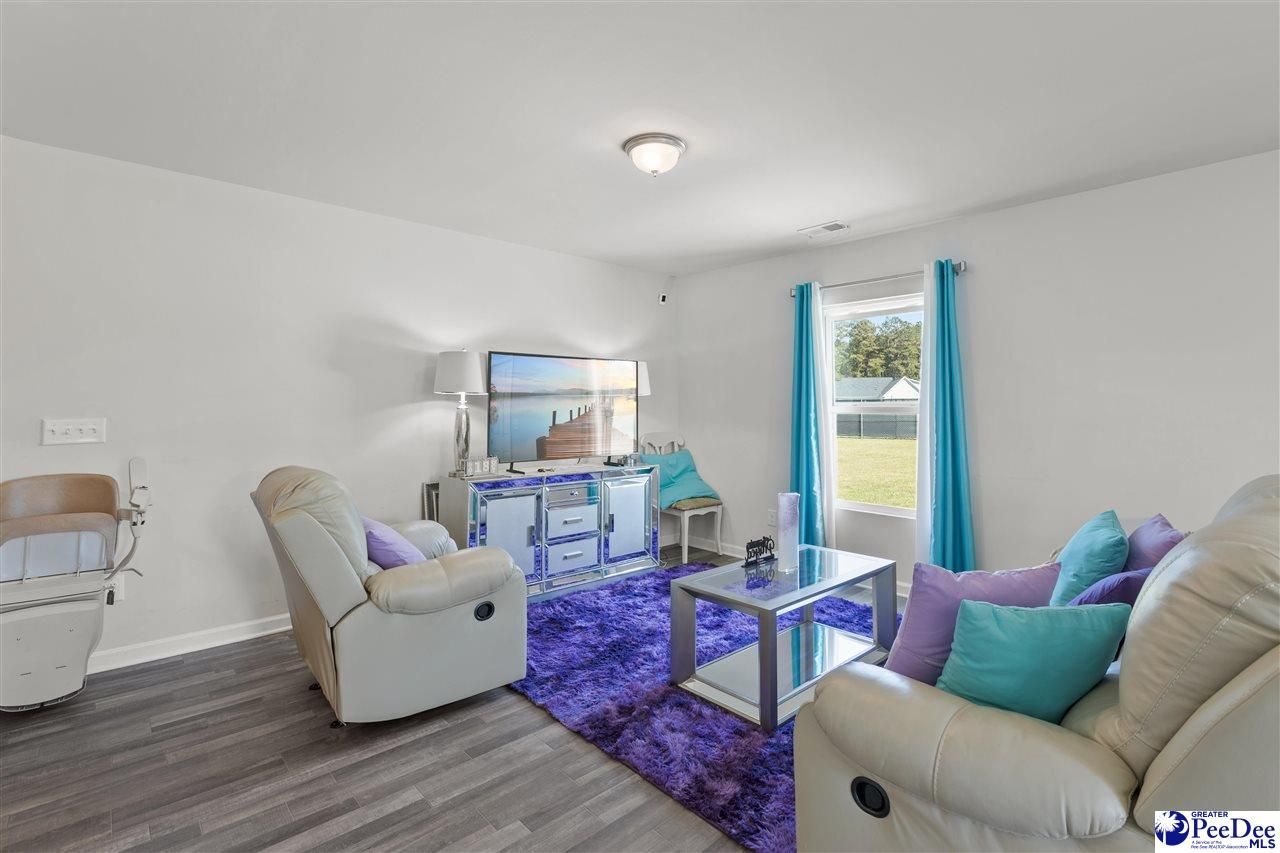 722 Twin Oaks Circle Photo 31