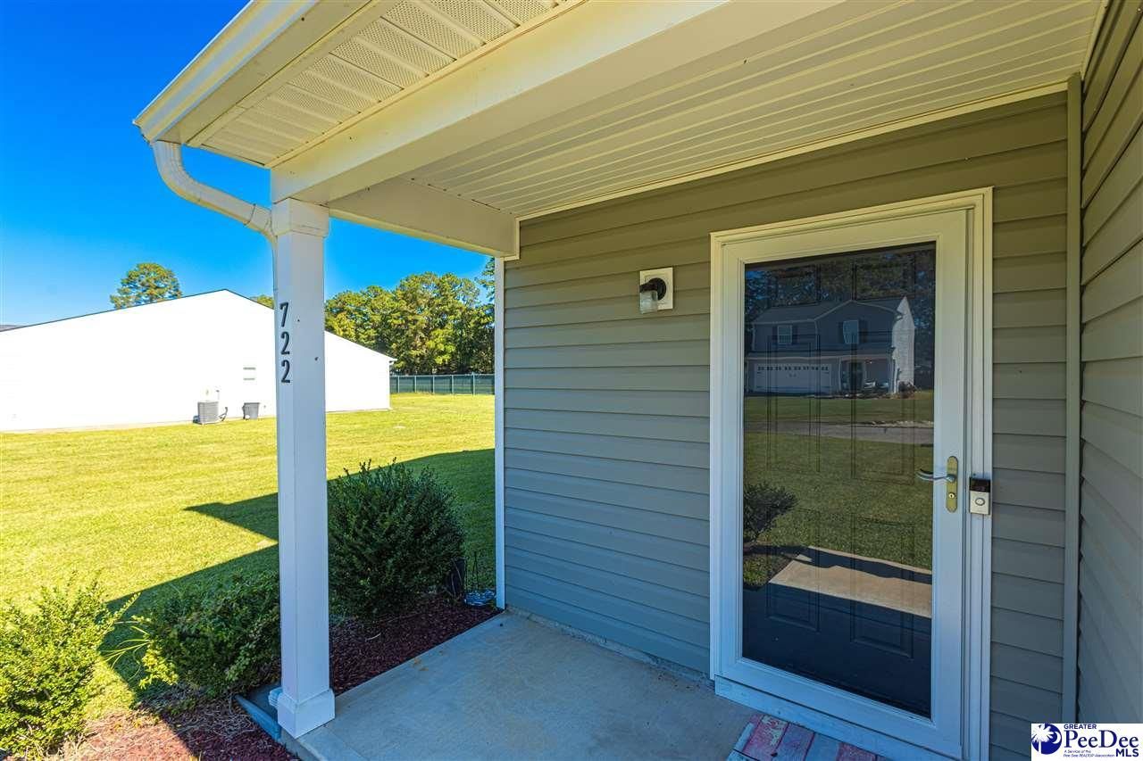 722 Twin Oaks Circle Photo 5