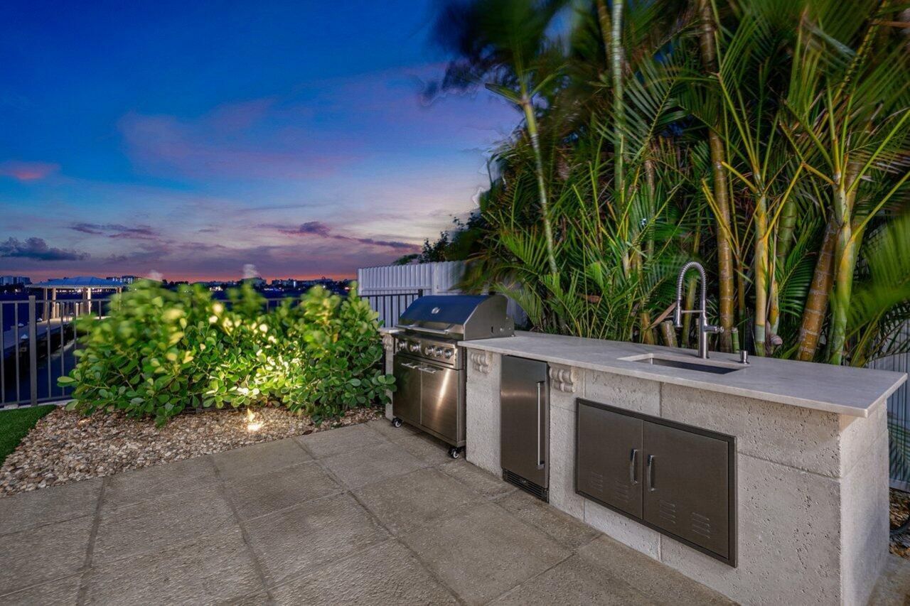 1 S 18th Avenue S, Lake Worth Beach, FL 33460 Photo