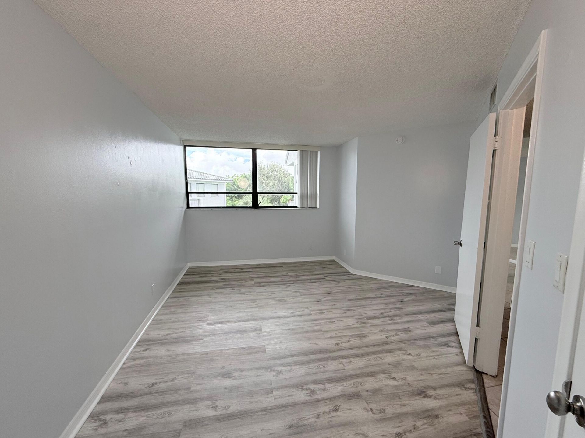 1720 N Congress Avenue, Unit 404, West Palm Beach, FL 33401 Photo