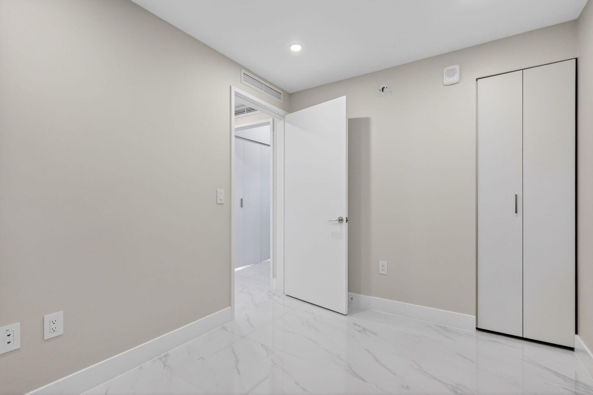 700 NE 24th Street, Unit 3206, Miami, FL 33137 Photo