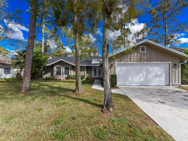 916 Daffodil Drive, Wellington, FL 33414