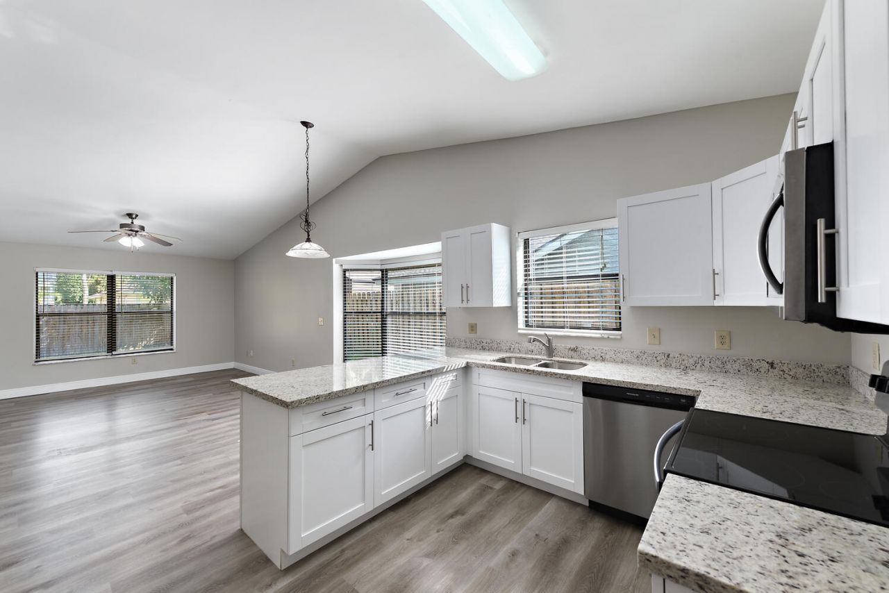 916 Daffodil Drive, Wellington, FL 33414 Photo