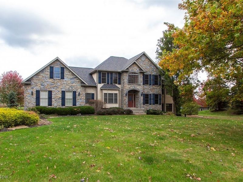 6349 Manor Glen Drive, Medina, OH 44256 Photo 1