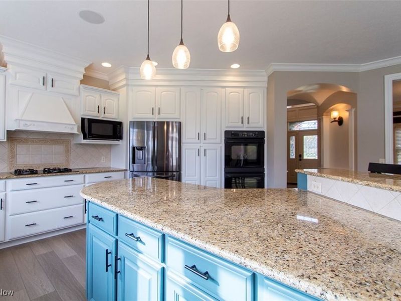 6349 Manor Glen Drive, Medina, OH 44256 Photo 12