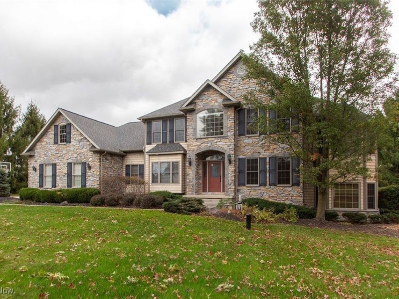 6349 Manor Glen Drive, Medina, OH 44256 Photo 2