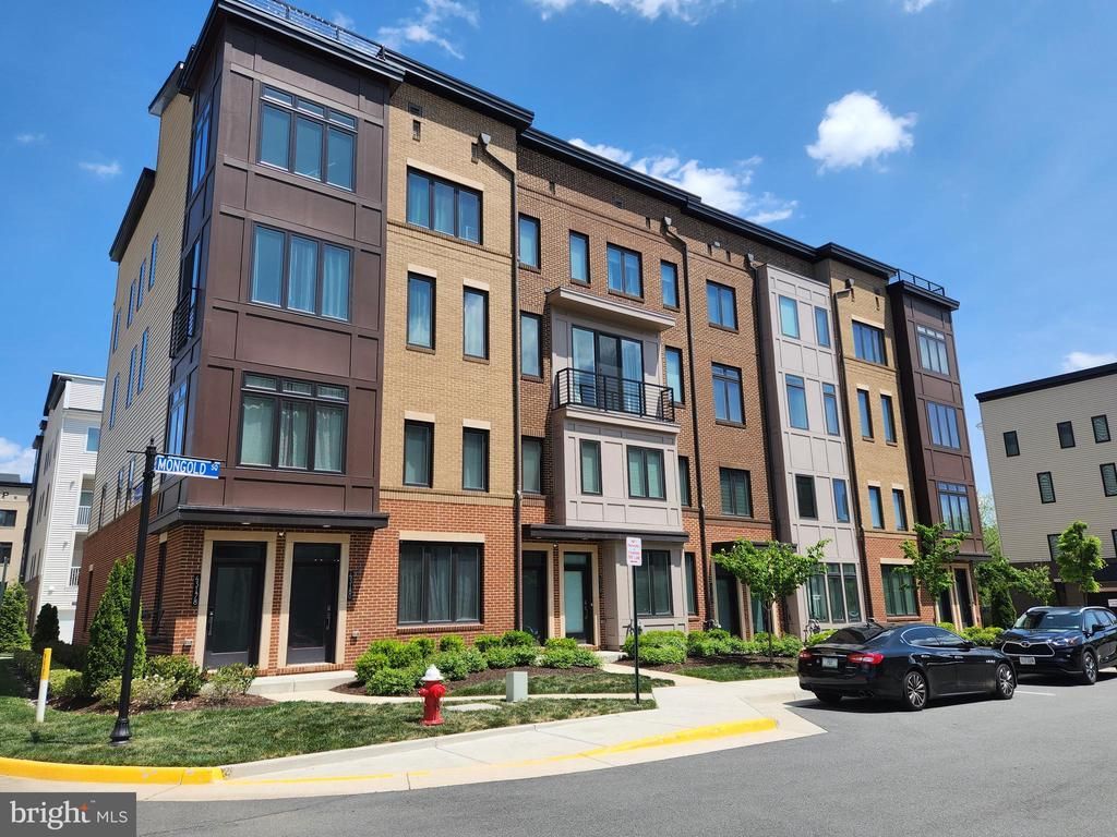 43186 Mongold Square, Ashburn, VA 20148 Main Photo