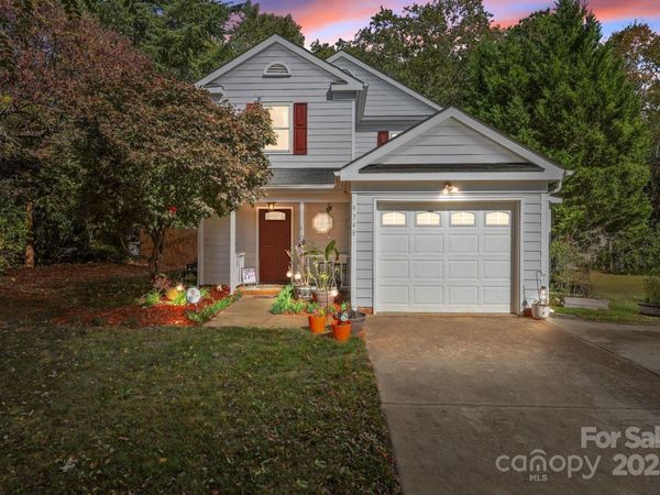 9348 Amy Drive, Charlotte, NC 28213