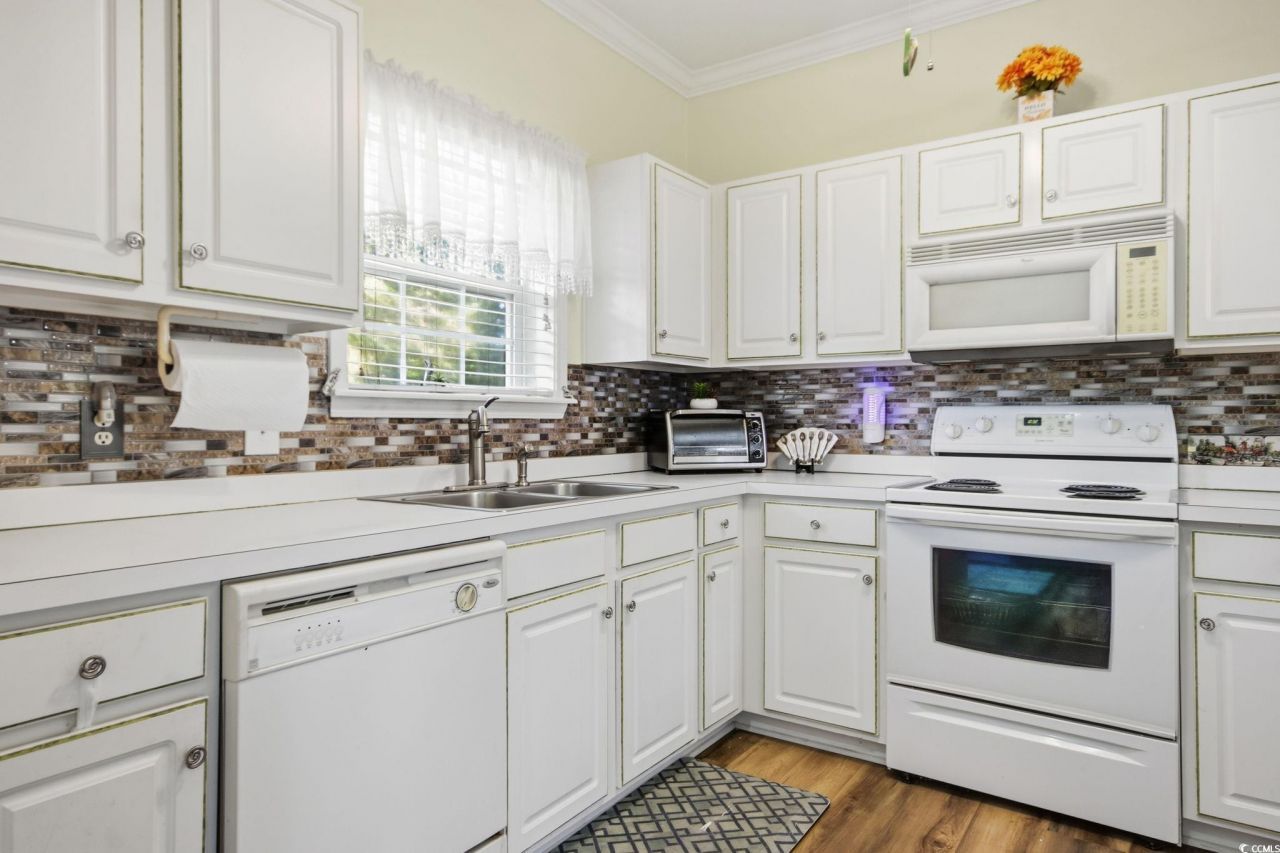 6015 Catalina Dr. Photo 10