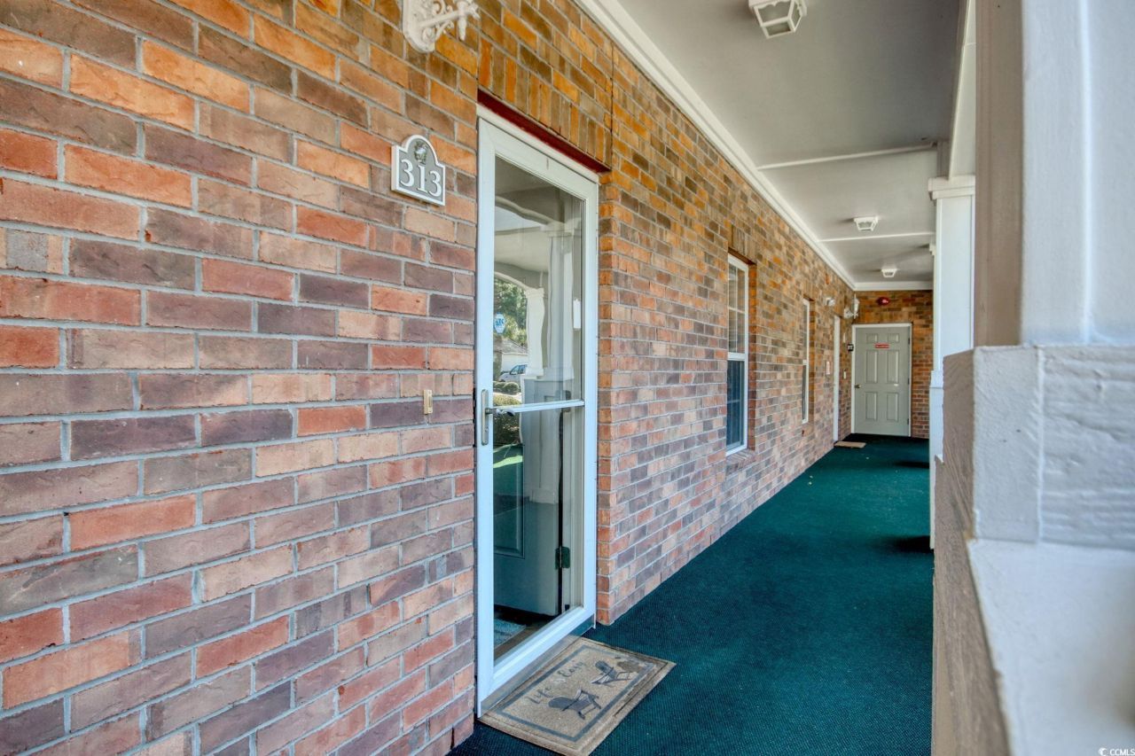 6015 Catalina Dr. Photo 4